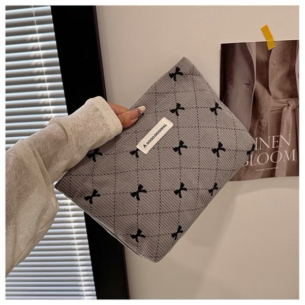 Pouch Makeup Bordir Pita