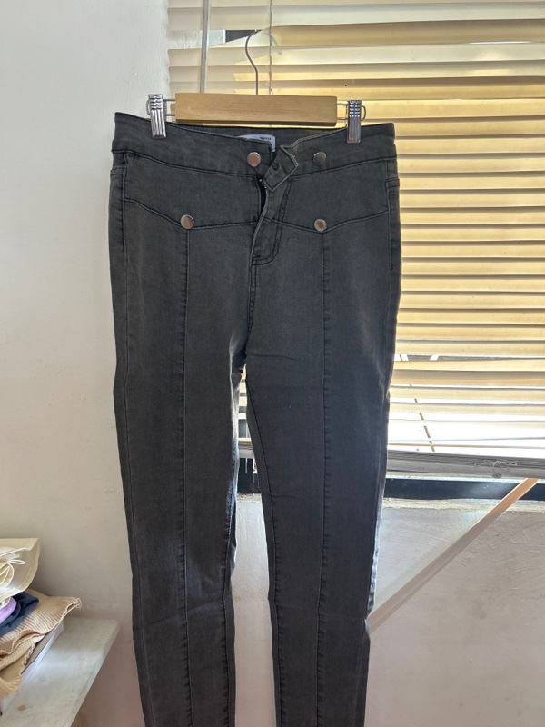 Jeans Skinny Garis Kancing