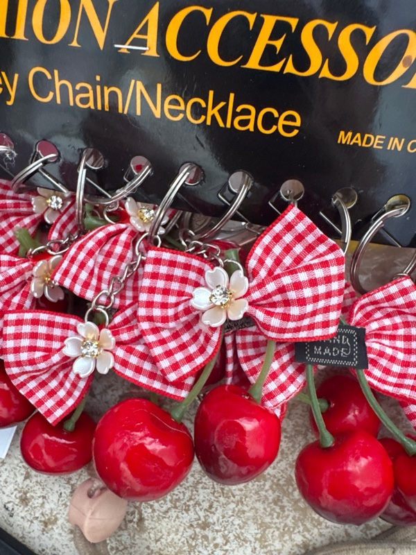 Gantungan Pita Cherry