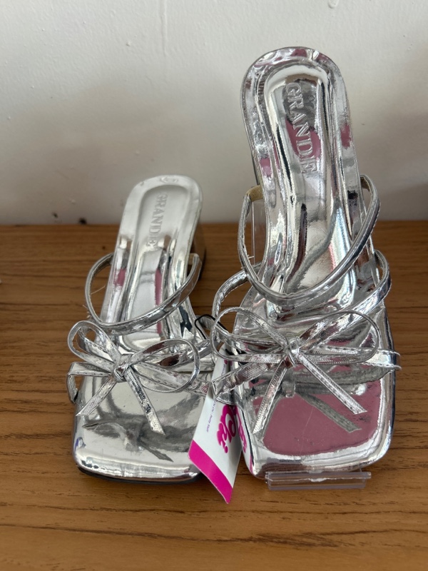 Heels Silver Pita