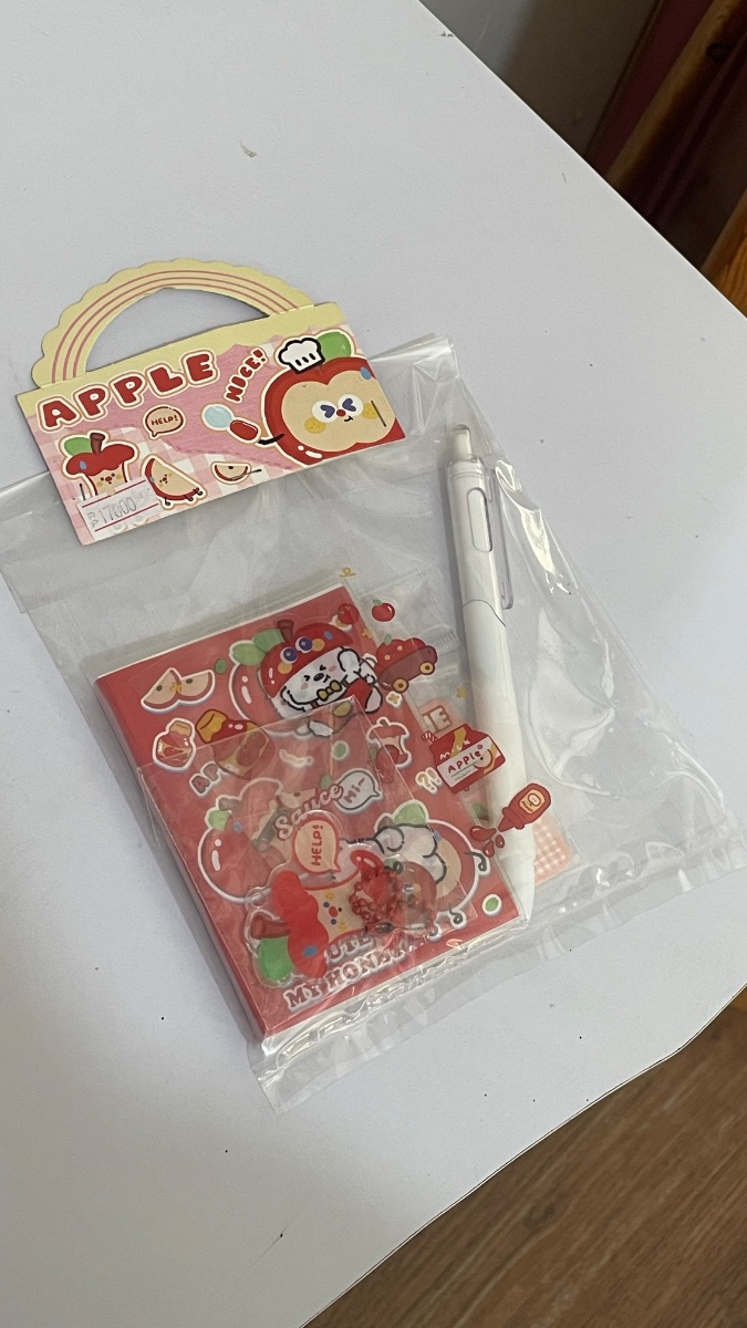 Red apple